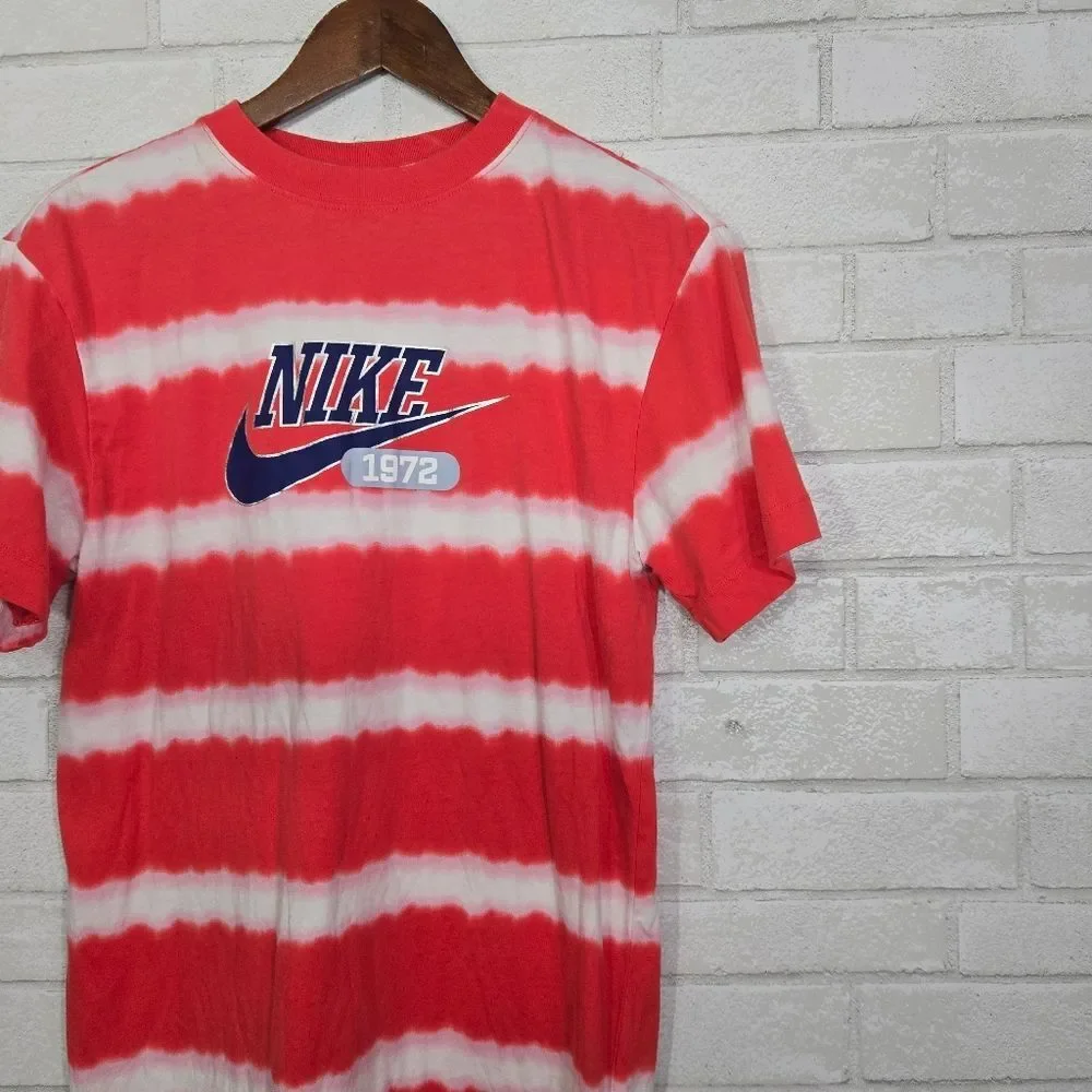 NIKE short sleeve mini dress